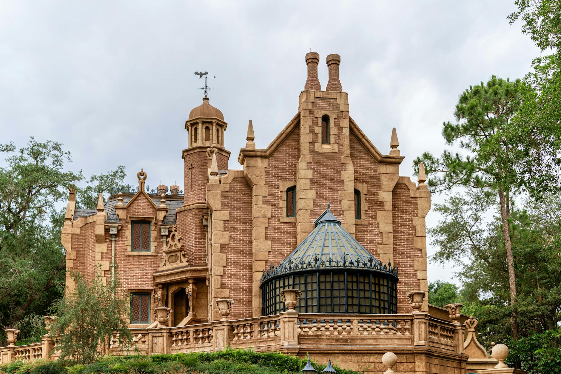 Disney Drink Hacks: Sip Your Way to Magic and Savings at Disney World